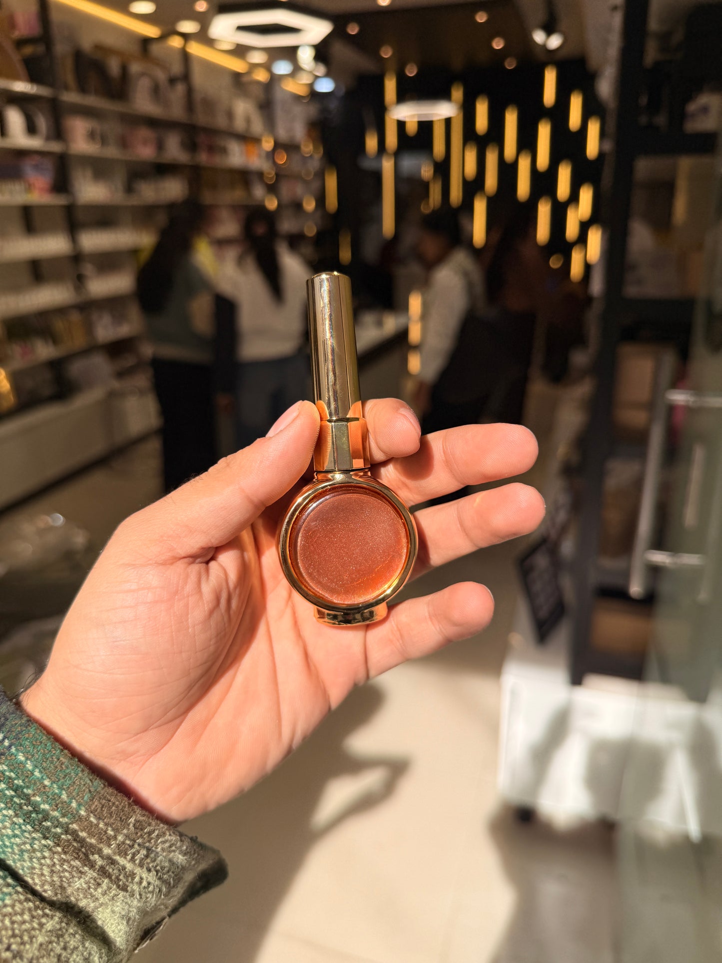 Bolt bee cateye nailpaint