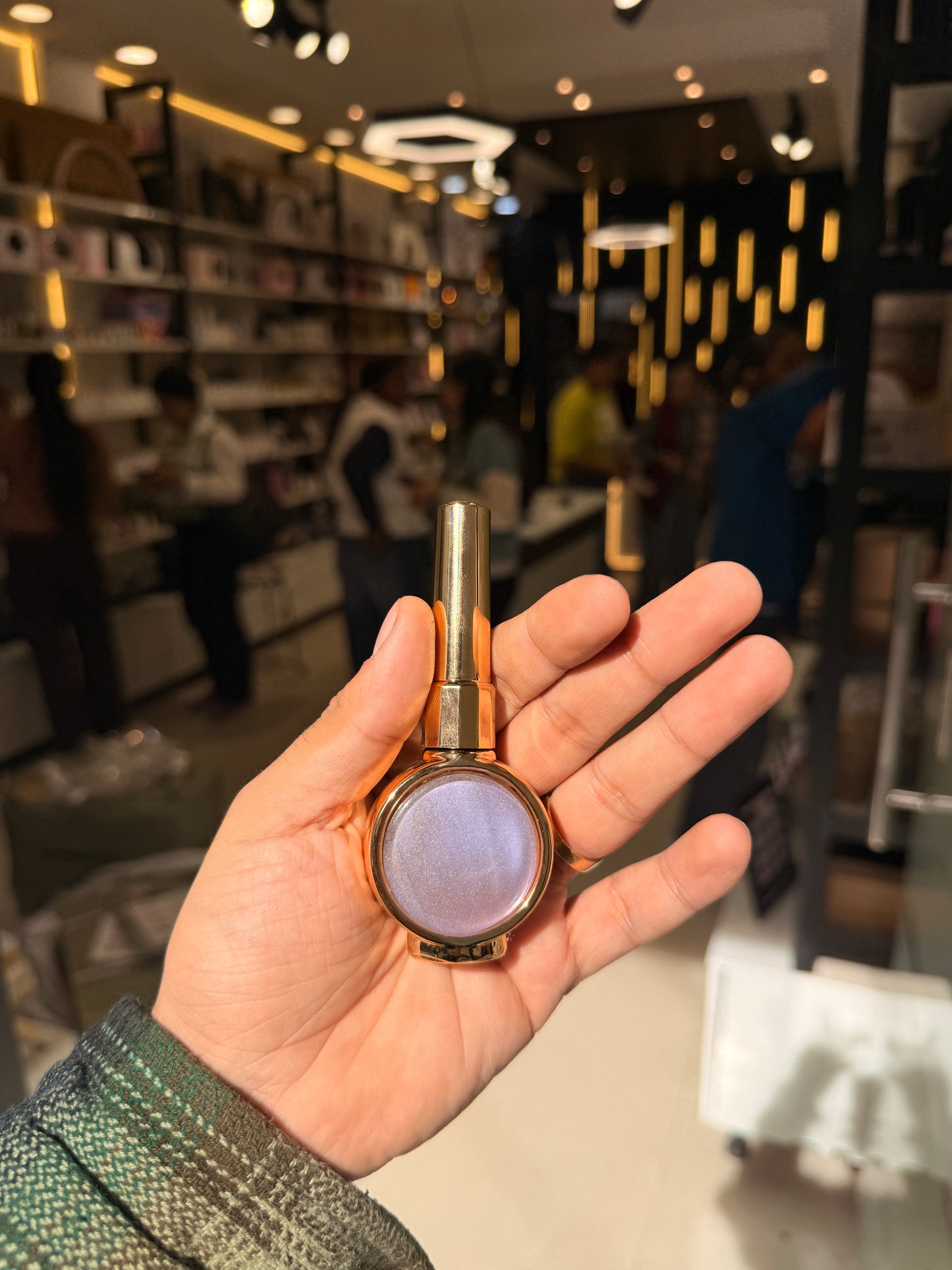 Bolt bee cateye nailpaint