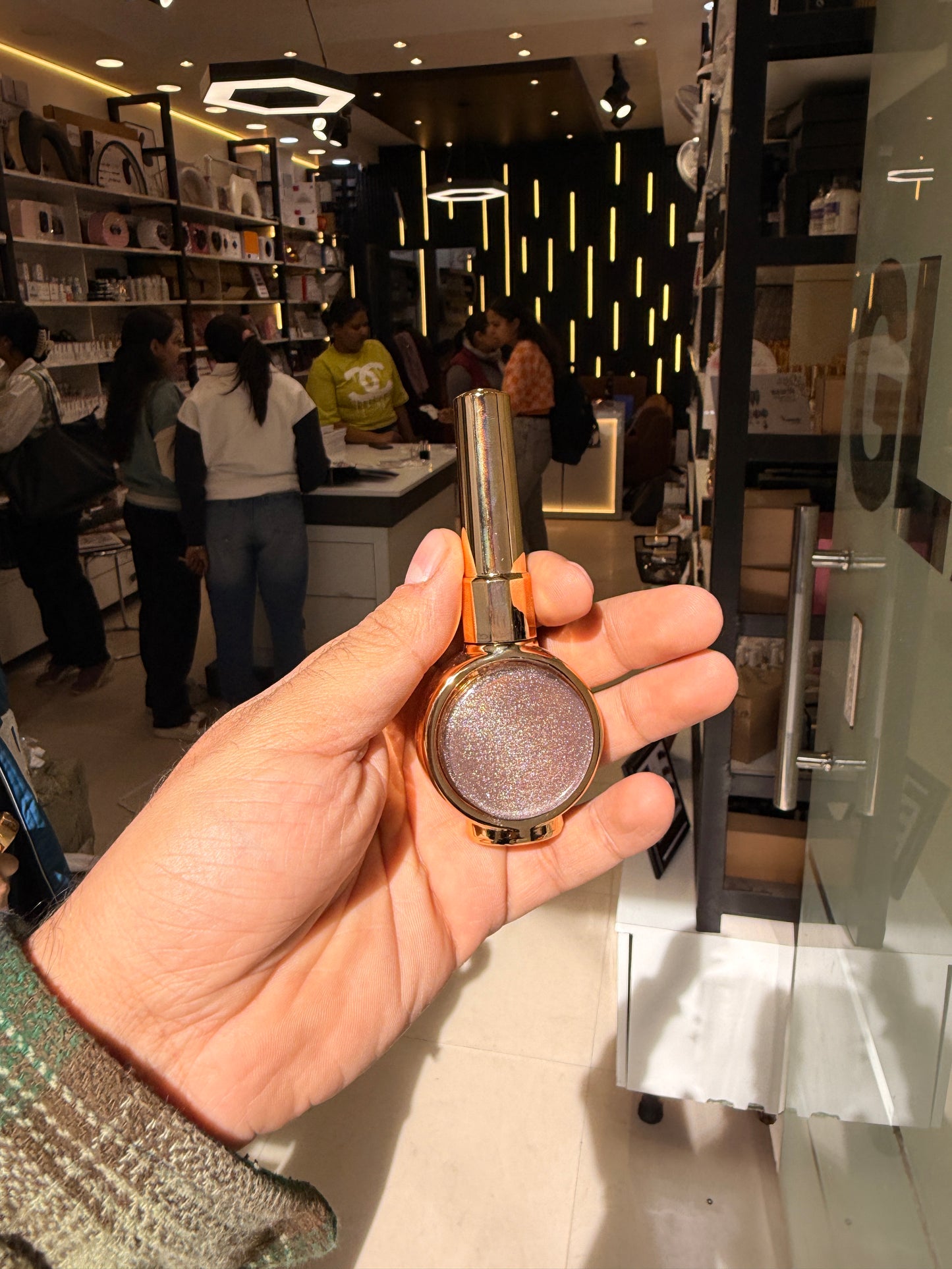 Bolt bee cateye nailpaint