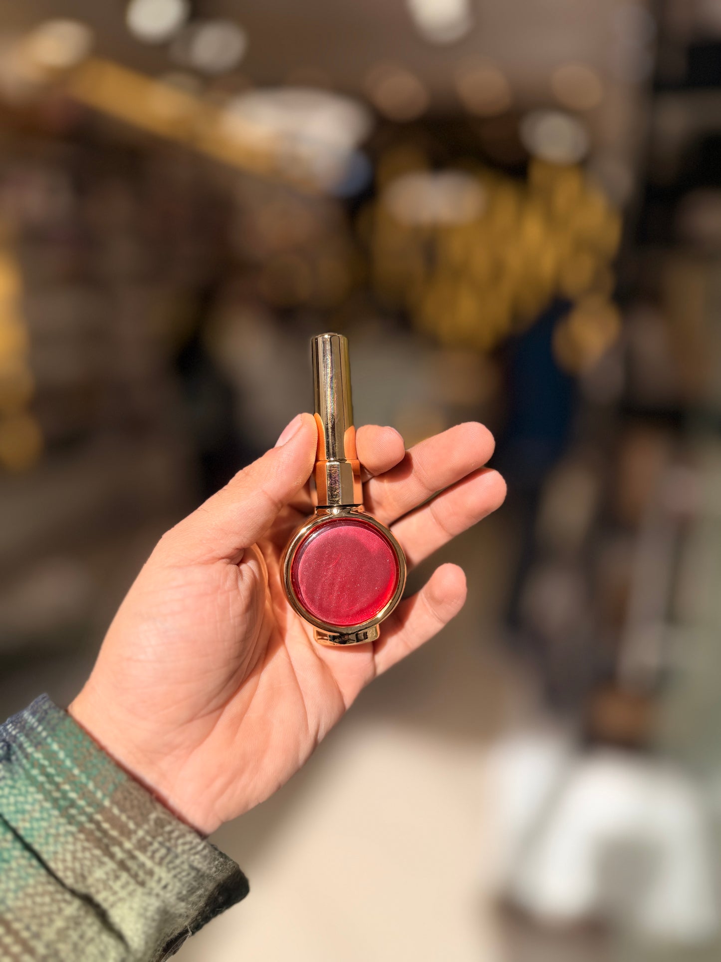 Bolt bee cateye nailpaint