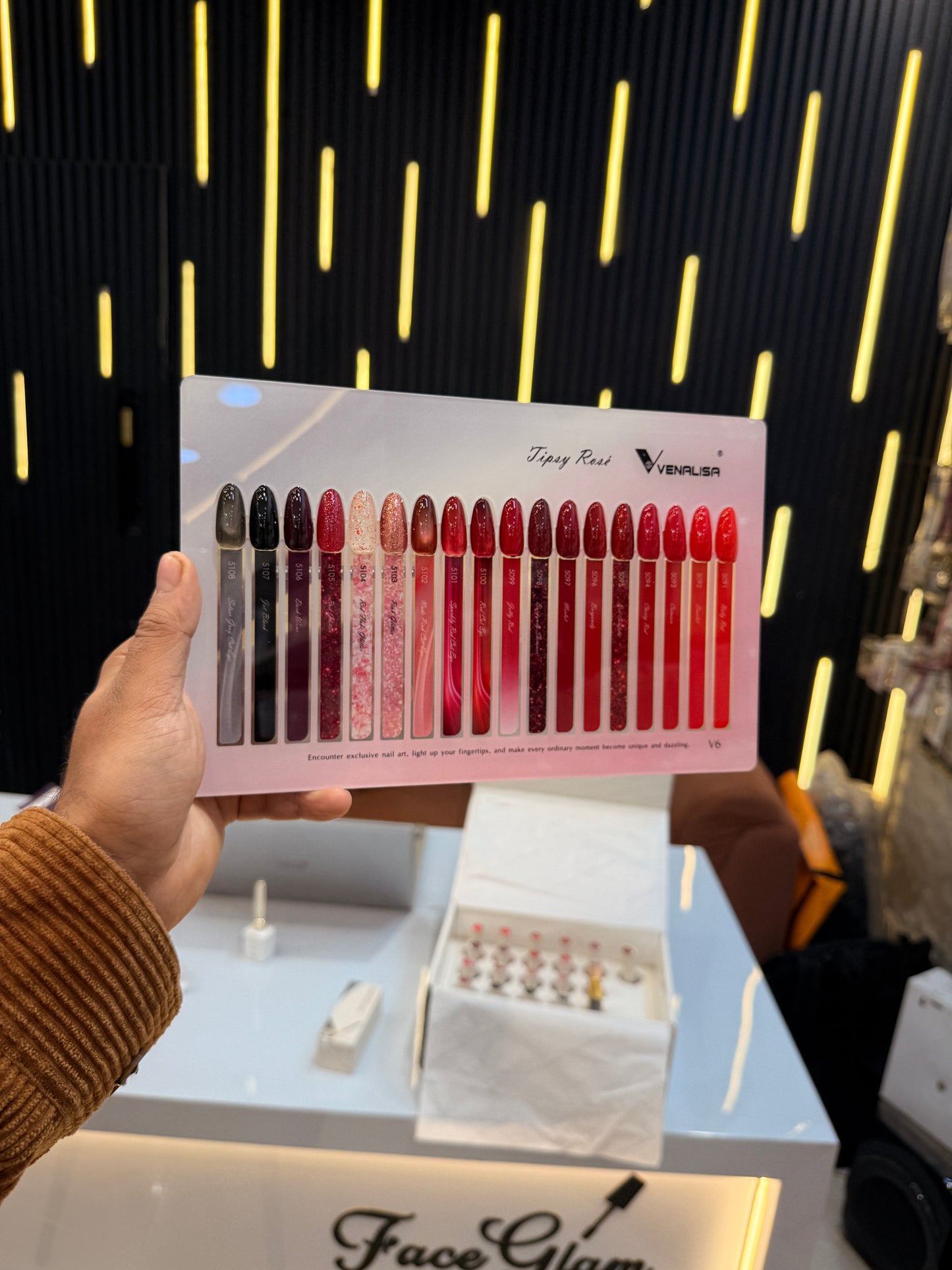 Venalisa Red & Black family